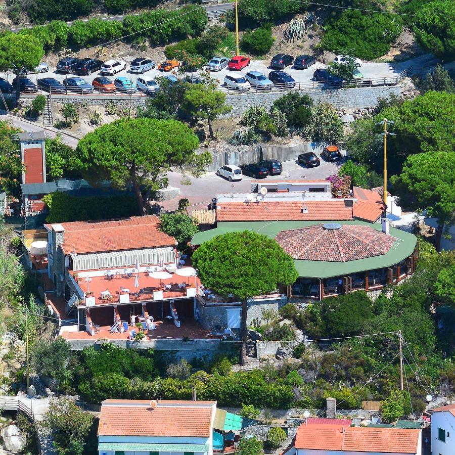 Hotel Baia Imperiale Spiaggia di Cavoli Exterior foto